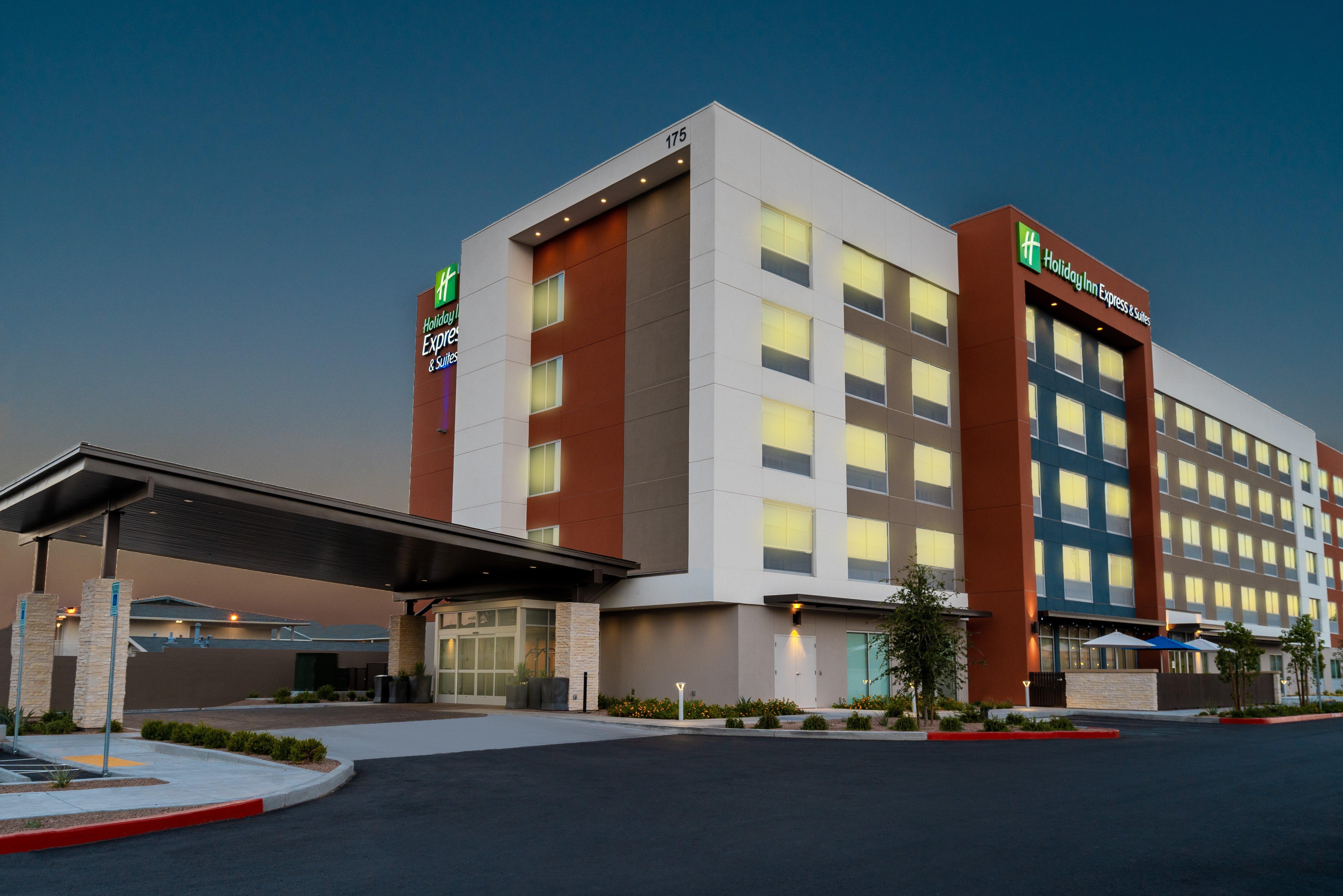 Holiday Inn Express & Suites - Las Vegas - E Tropicana By Ihg Dış mekan fotoğraf