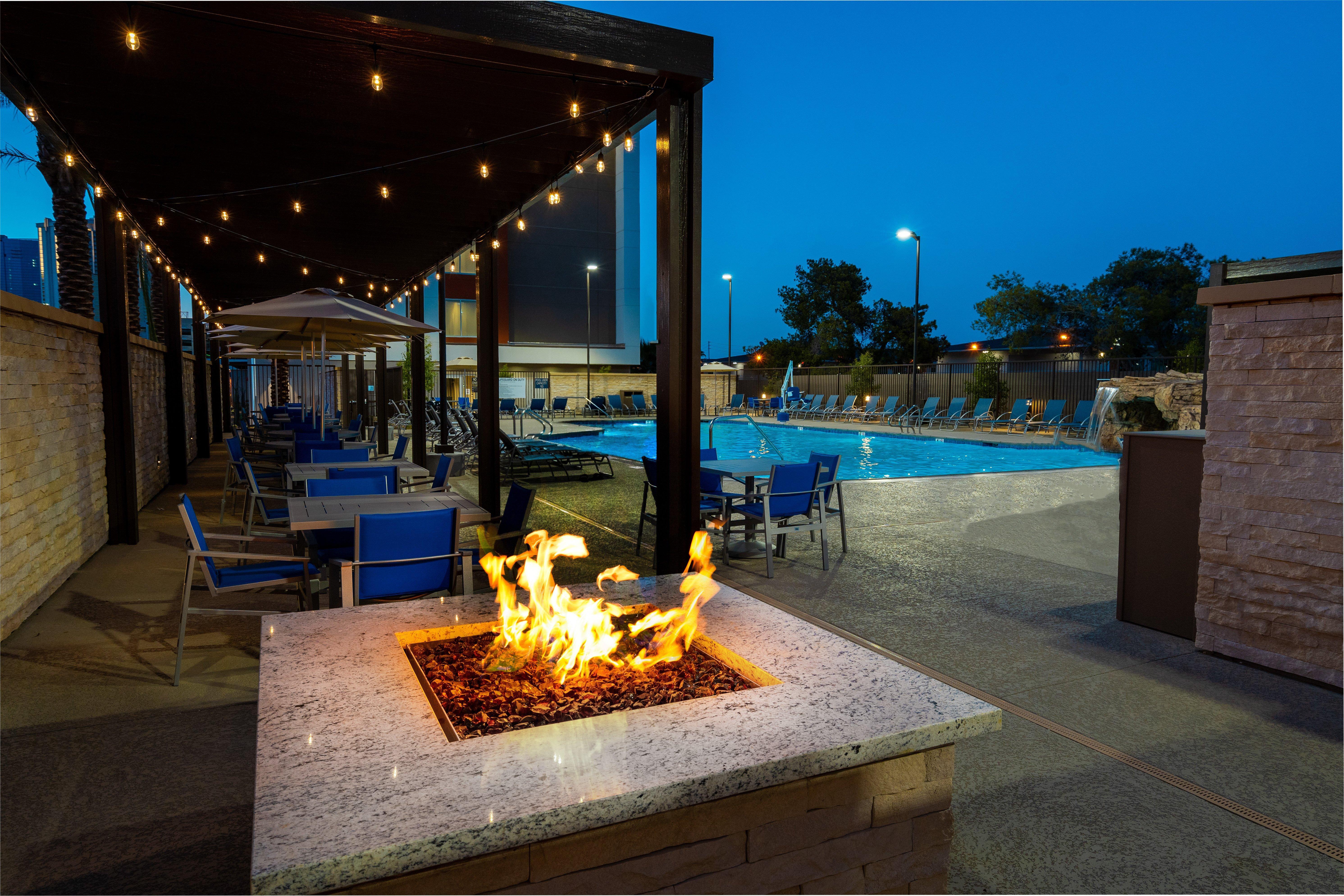 Holiday Inn Express & Suites - Las Vegas - E Tropicana By Ihg Dış mekan fotoğraf
